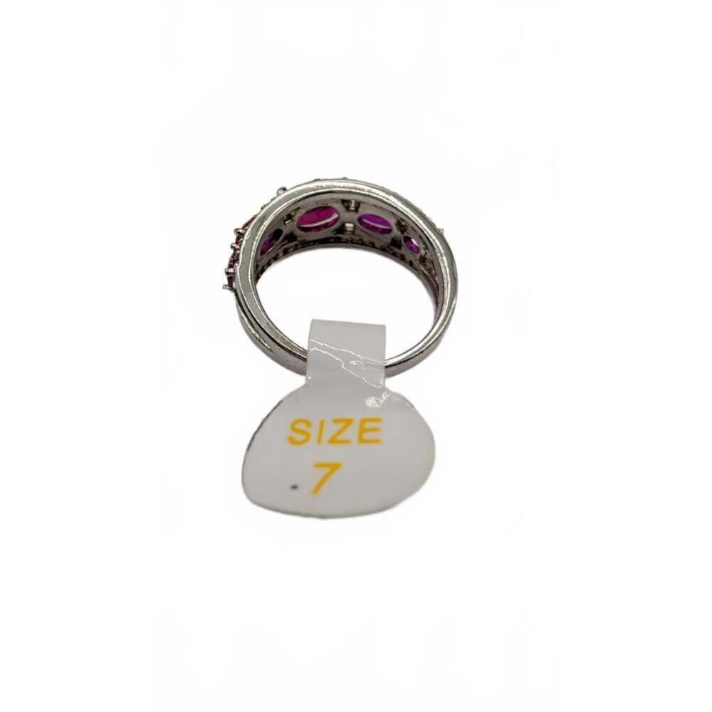 Elegant Women's Ring with Red and Clear Stones Size 7 - Picture 9 of 9